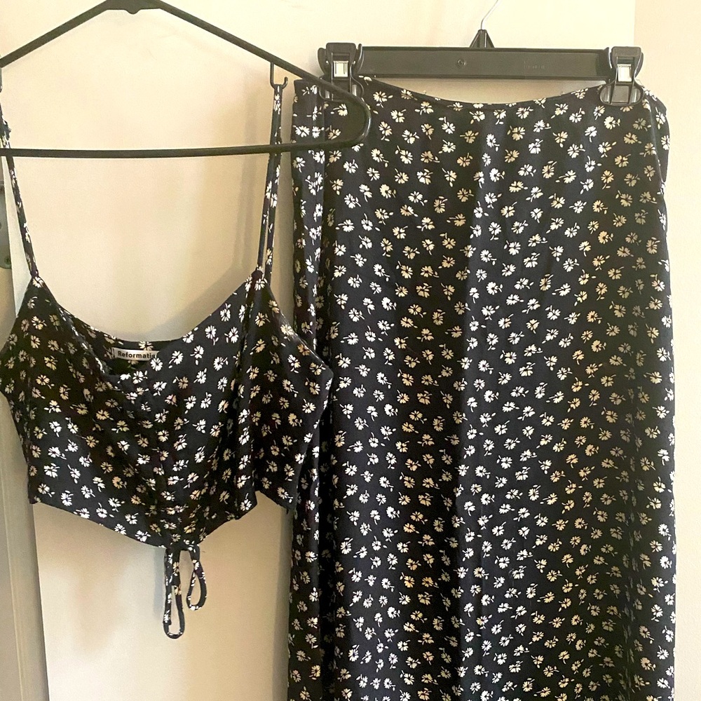 Reformation skirt & crop top Daisy print set